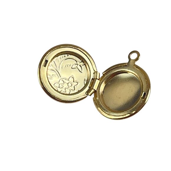 Round Floral Gold-Tone Locket Pendant With Hinged Opening For Photos Or Keepsake - Picture 5 of 6